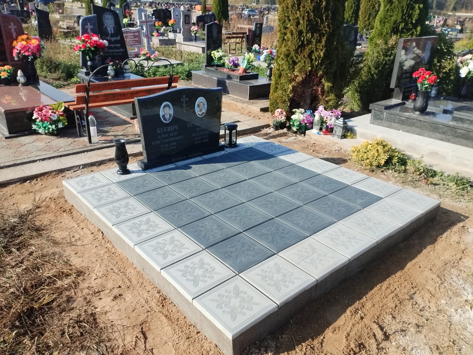 Двойной памятник