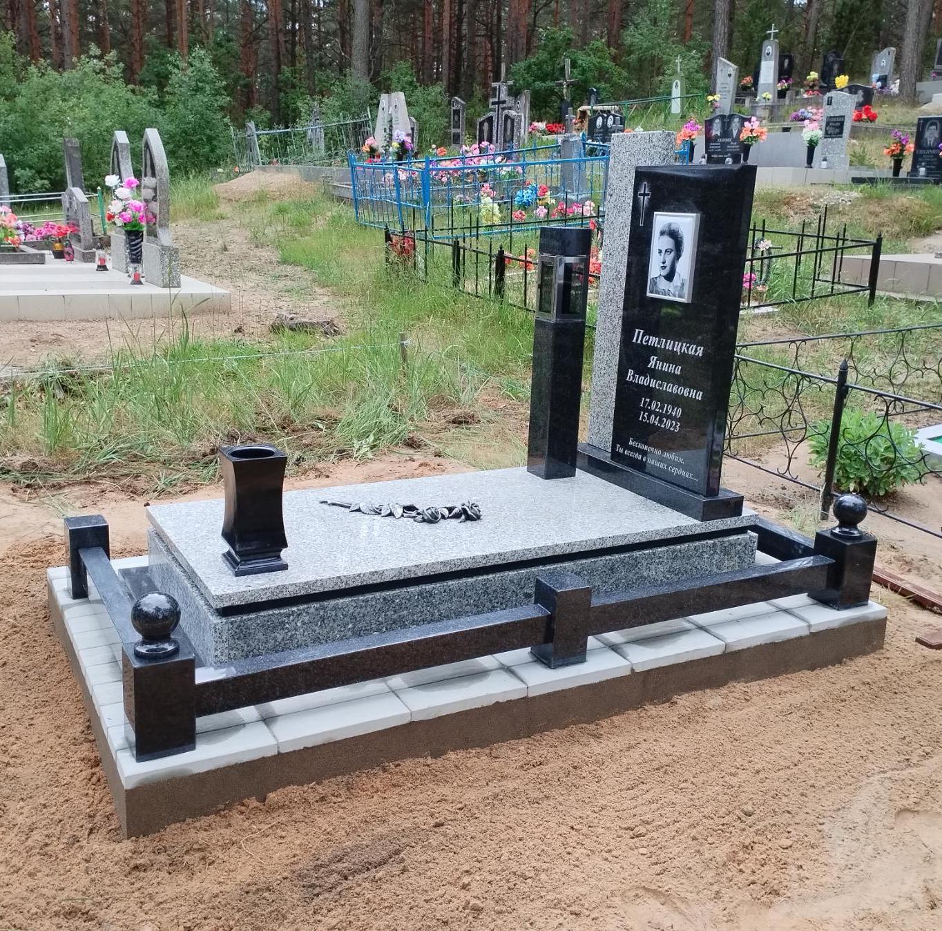 Одиночный памятник с парящей плитой