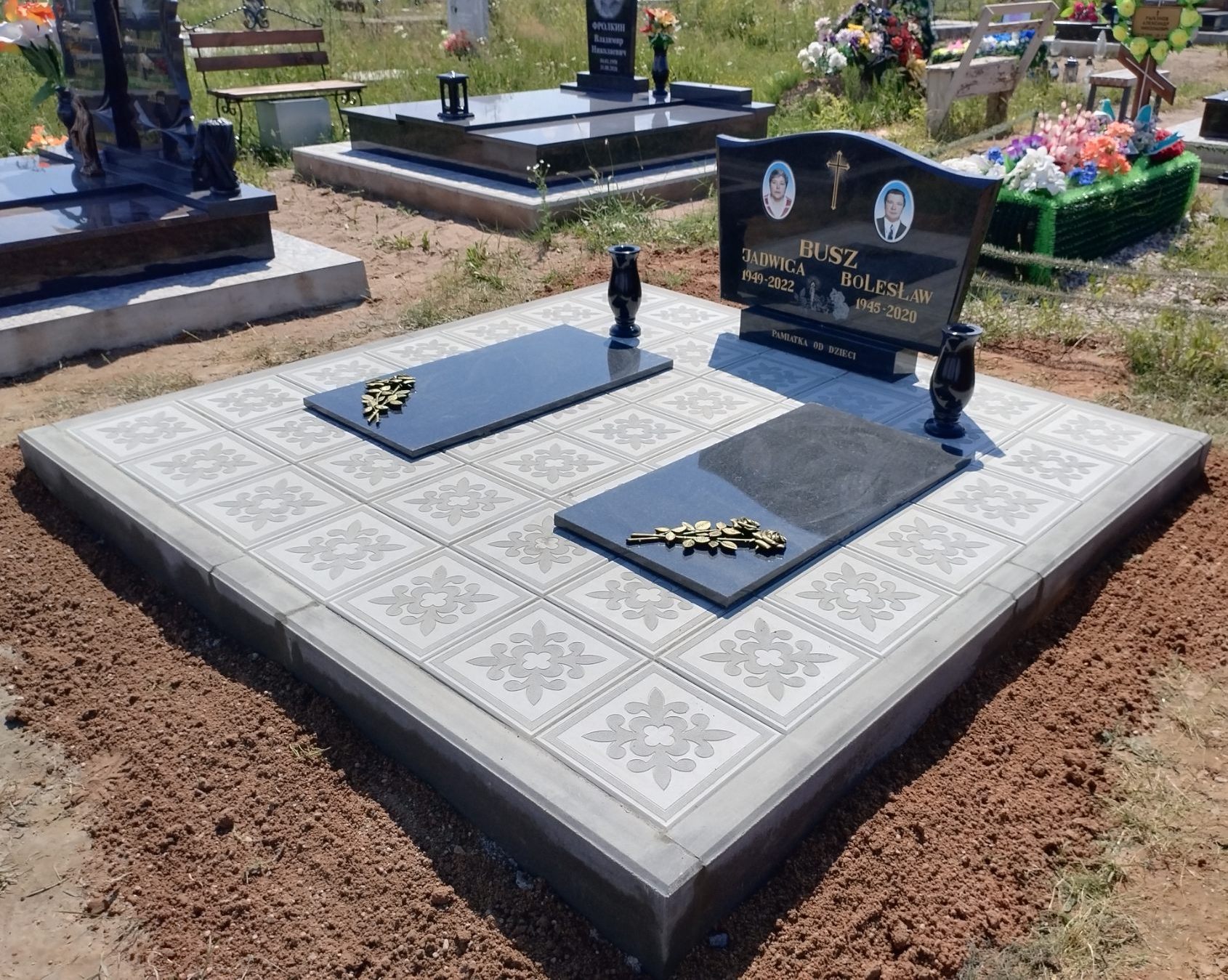 Двойной памятник