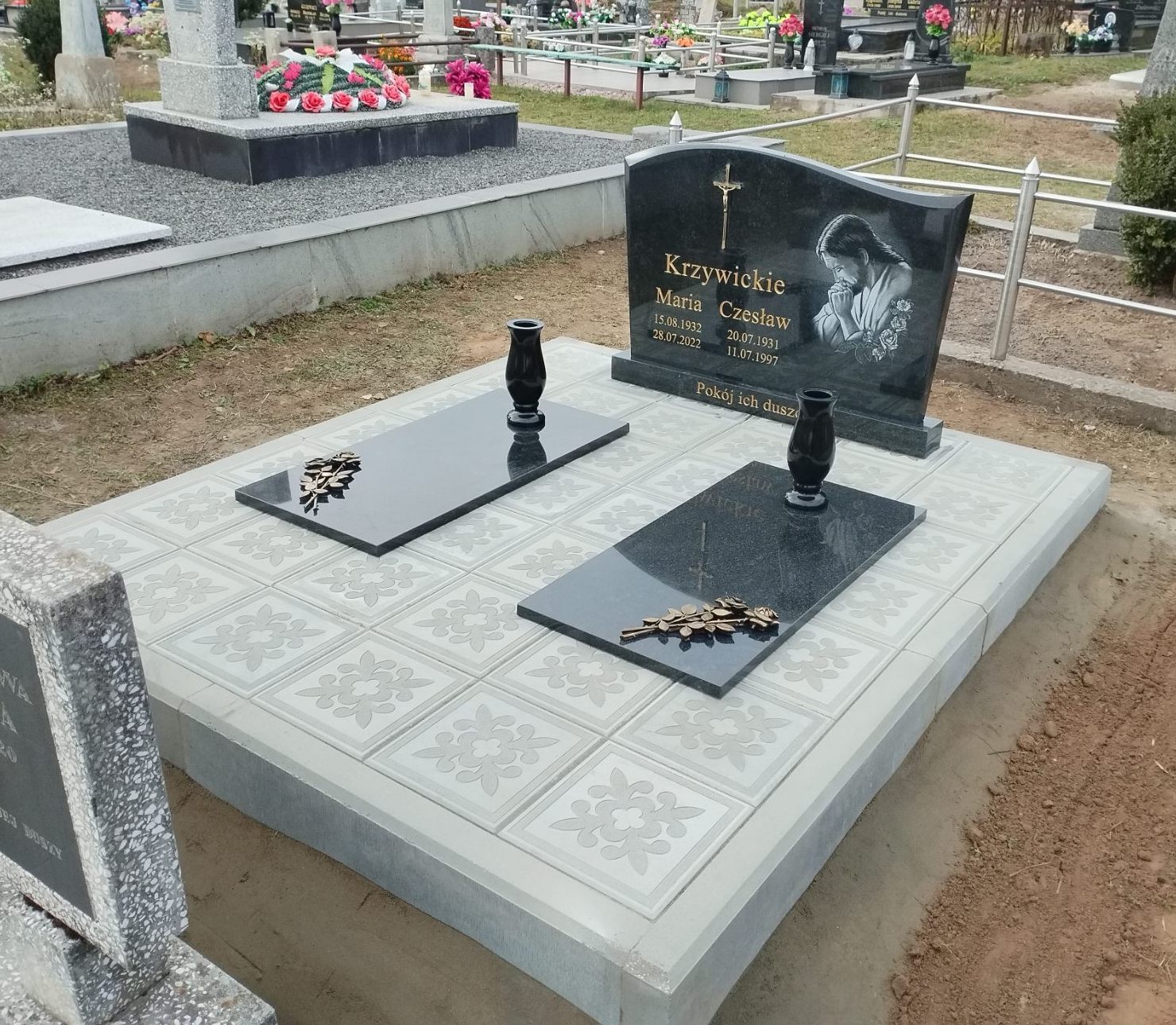 Двойной памятник