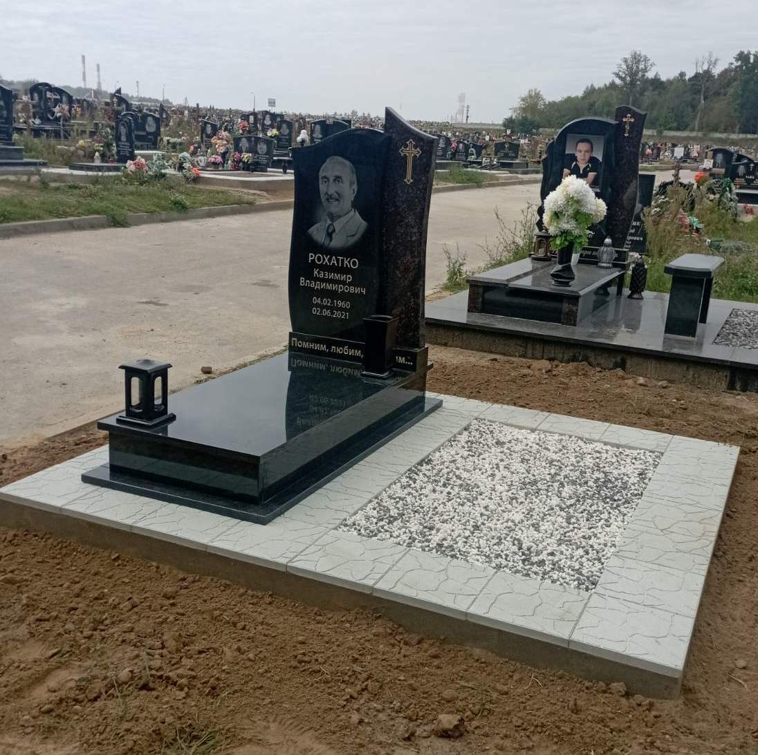 Одиночный памятник 160*70 с подхоронкой